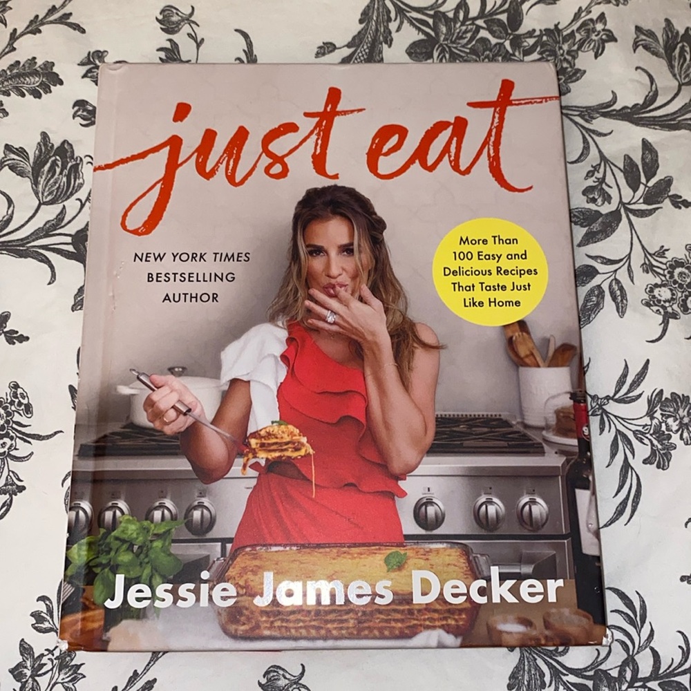 Jessie James Decker Just Eat Cookbook - JJD KITTENISH